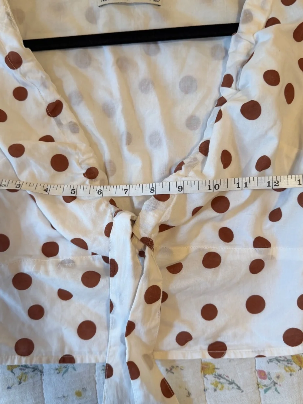 Abercrombie & Fitch Polka Dot Puff Sleeve Blouse Women's XS White Brown V-Neck.